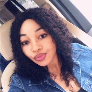 Meet your Posher, Abimbola